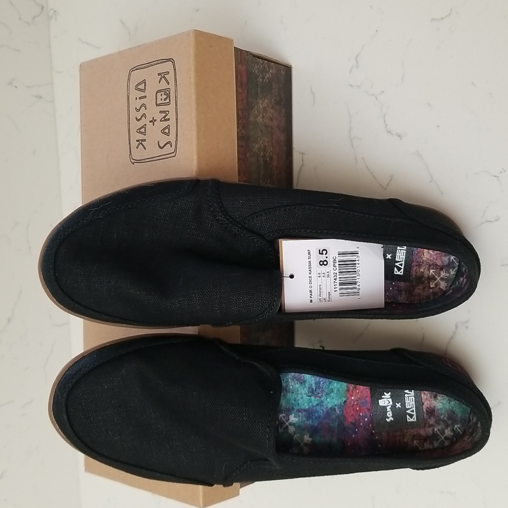 🌊Kassia + Sanuk🌊